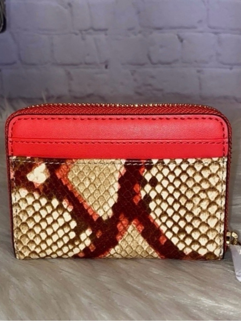 Michael Kors SURI Small Bucket Xbody/JET SET TRAVEL Medium ZA Card Case Wallet - Picture 8 of 8